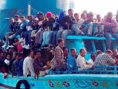 Στη Λαμπεντούζα Λίβυοι πρόσφυγες