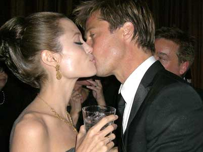 Κάτοικοι Σαντορίνης η Jolie και ο Pitt;