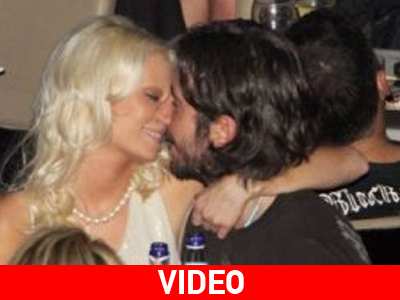 Στο Α.Τ. της Ν. Ερυθραίας η Τζούλια και ο Ψωμόπουλος