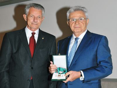 Η Ουγγαρία βράβευσε τον Κωστάκη Λοΐζου