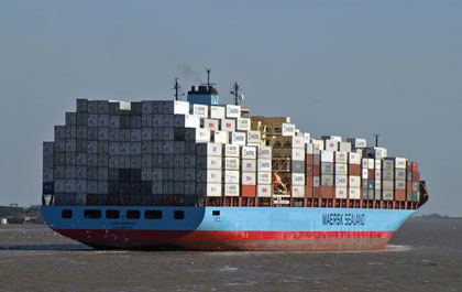 Δεν παραδίδει τα «όπλα» του και τη θέση του ο όμιλος Moller Maersk