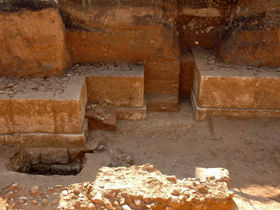 Oρατά στο Μοσχάτο τα Μακρά Τείχη