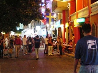 Βγήκαν στους δρόμους με… τάνγκα