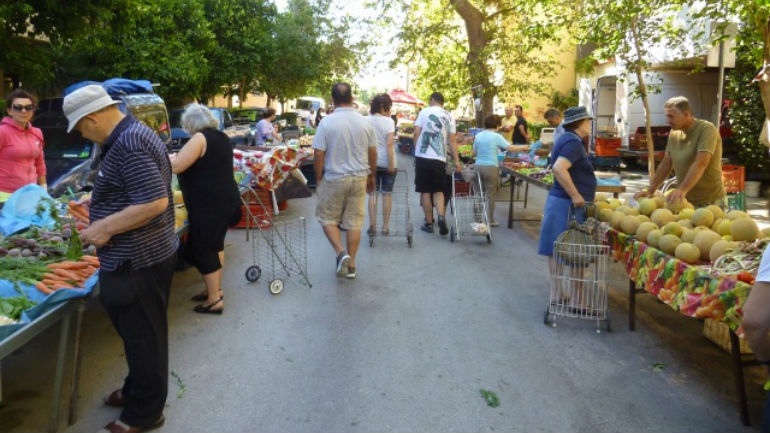 Βόλος: Άναψαν τα αίματα στη λαϊκή αγορά