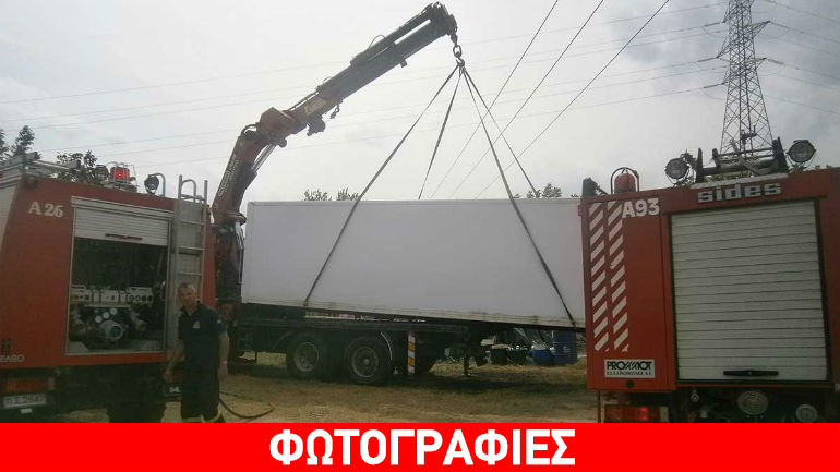 Τρίκαλα: Νταλίκα ακούμπησε ηλεκτροφόρα καλώδια