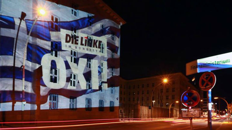 Η ελληνική σημαία και το «όχι» στο υπουργείο Οικονομικών της Γερμανίας