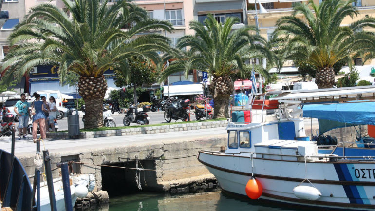 Καβάλα: Έντονη δυσοσμία στο λιμάνι της πόλης