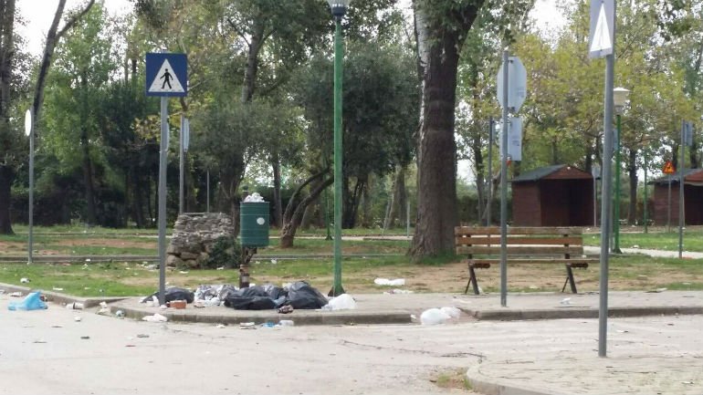 Αλεξανδρούπολη: Το πάρκο Κυκλοφοριακής Αγωγής έγινε… σκουπιδότοπος