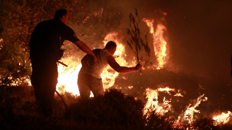 Θεσσαλονίκη: Μεγάλη φωτιά στην Άνω Περαία