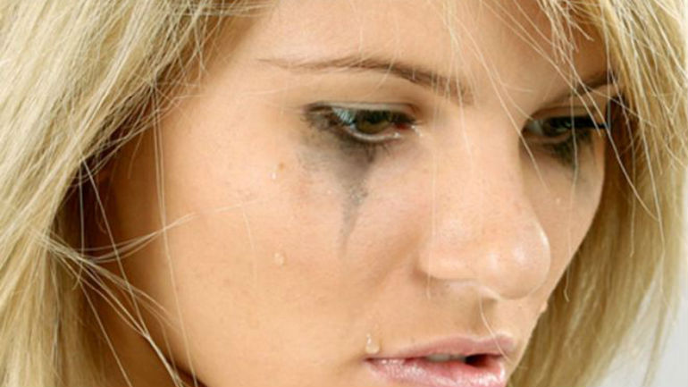 Έρευνα: Οι γυναίκες που κλαίνε είναι λιγότερο σεξουαλικές!