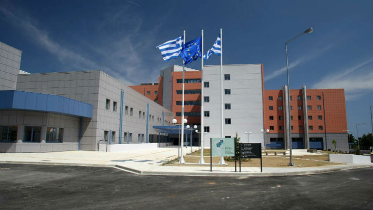 Καβάλα: Διαμαρτυρία με… λουλούδια στο Γενικό Νοσοκομείο της πόλης