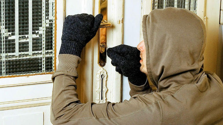 Τρίπολη: Χειροπέδες σε επαγγελματίες διαρρήκτες