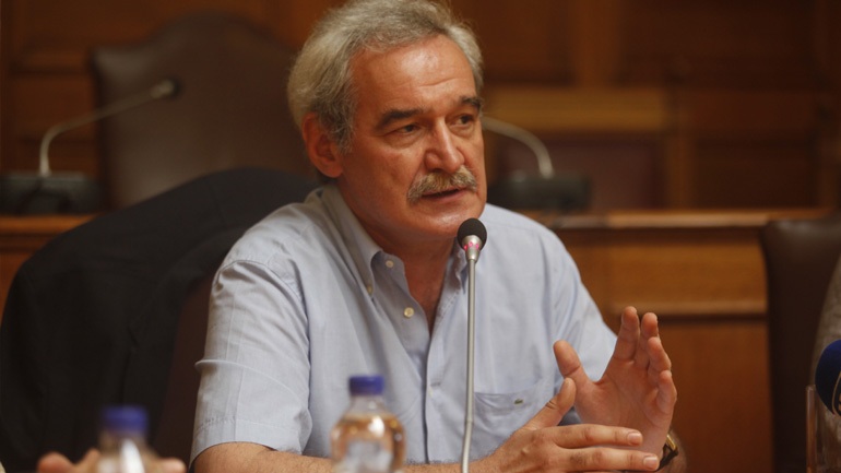 Χουντής: «Ωμή παρέμβαση στα πολιτικά πράγματα της χώρας από τον Γιούνκερ»