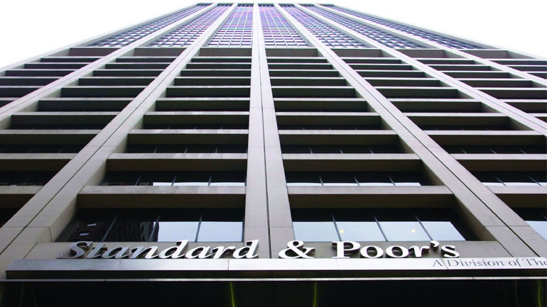 Standard & Poor’s: Αναβάθμισε σε «CCC+» την ελληνική οικονομία