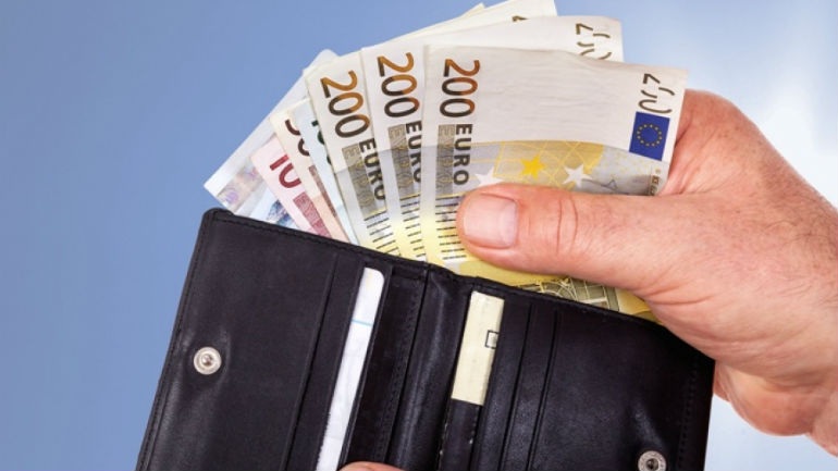 Χανιά: Συνεργείο αποκομιδής απορριμμάτων βρήκε πορτοφόλι με 1.500 ευρώ