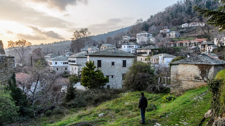 Πήλιο: Φορτηγάκι βρέθηκε στον γκρεμό