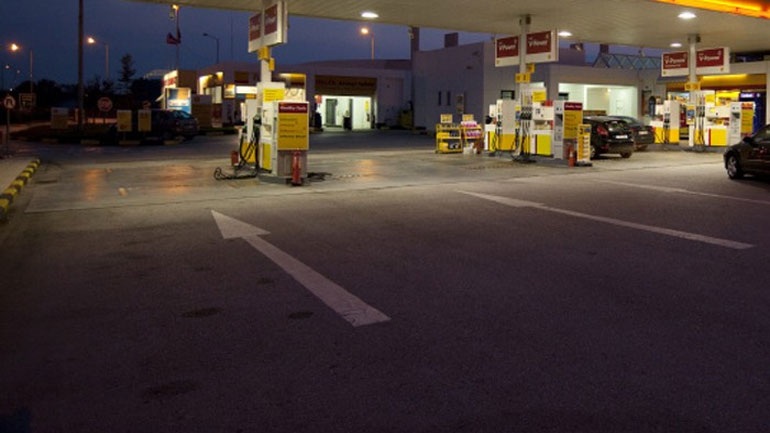 Ηράκλειο: Ξέσπασε φωτιά κοντά σε πρατήριο καυσίμων