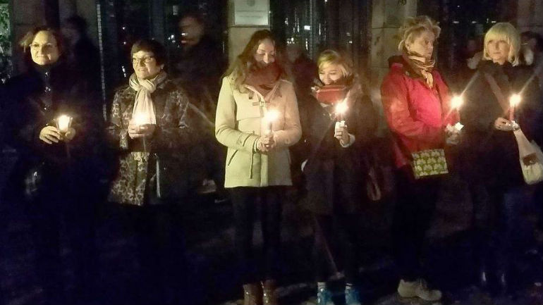 Βερολίνο: Ανθρώπινη αλυσίδα σε ένδειξη συμπαράστασης προς τους πρόσφυγες