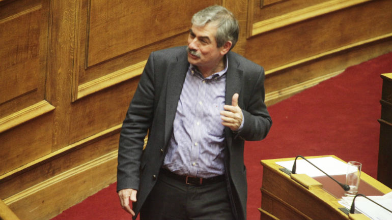 Πετράκος: «Γύρνα πίσω και κάνε εκλογές»