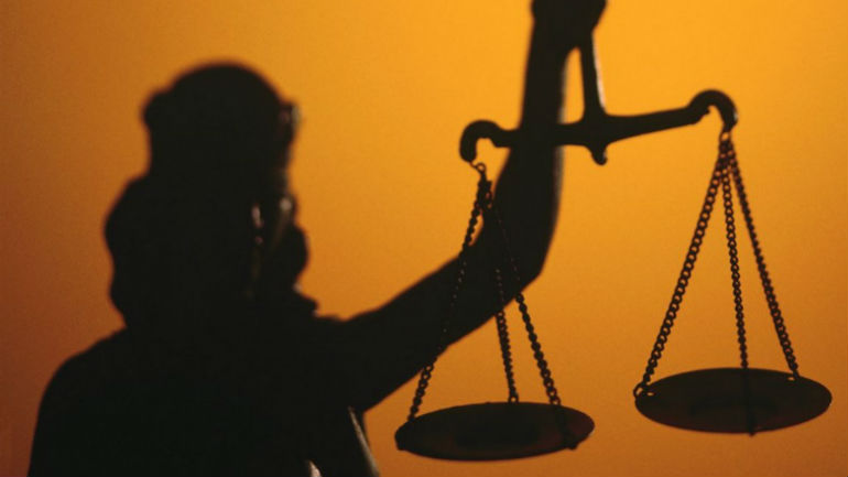 Δικηγόροι: «Να δούμε την πρόταση των Θεσμών»