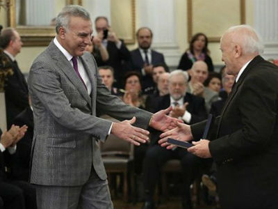 «Ταξιάρχης του Τάγματος Τιμής» ο Νίκος Γκάλης