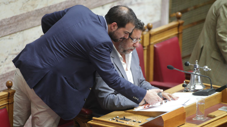 Δεκτό κατά πλειοψηφία από τις επιτροπές της Βουλής το νομοσχέδιο με τα προαπαιτούμενα