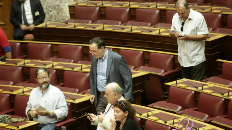 Μοίρασαν ρόλους στη Λαϊκή Ενότητα Μοίρασαν ρόλους στη Λαϊκή Ενότητα