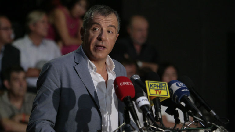 Θεοδωράκης: «Η χώρα δεν έχει ανάγκη πια τους ερασιτέχνες»