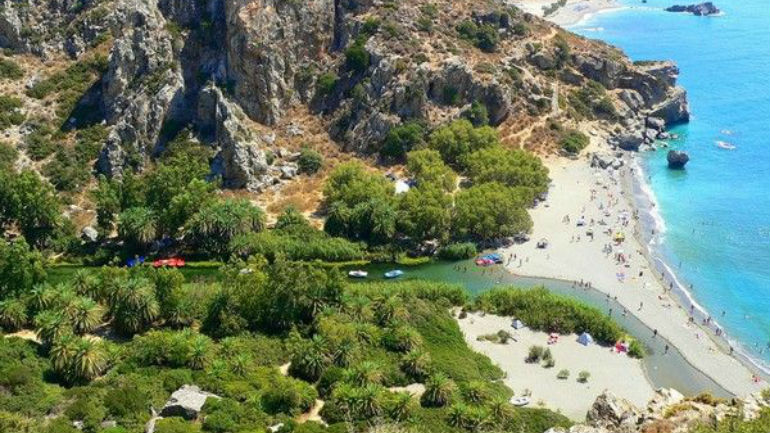 Ρέθυμνο: Έφοδος της αστυνομίας στην Πρέβελη – Συνέλαβαν 14 κατασκηνωτές