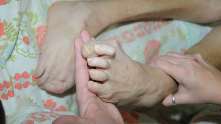 Τέλος στην ταλαιπωρία τετραπληγικής με άμεση παρέμβαση Κουρουμπλή