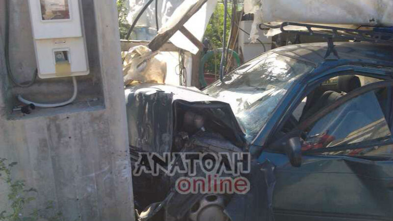 Ιεράπετρα: Αυτοκίνητο έπεσε σε θερμοκήπιο