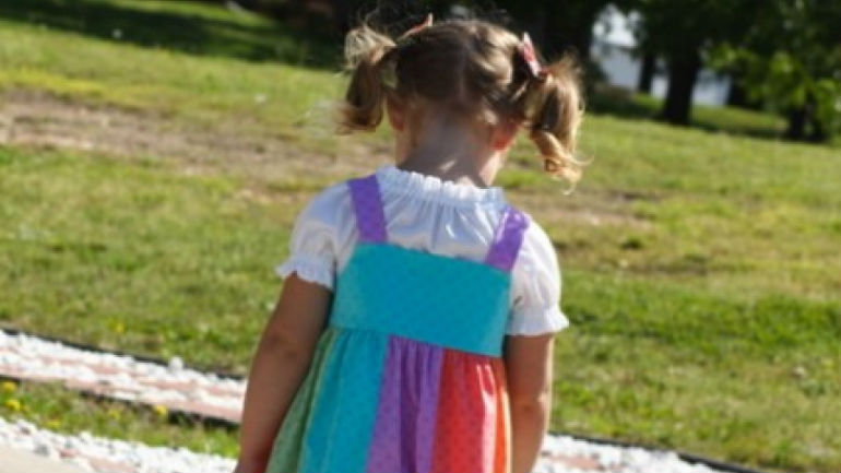 Κλέφτρα… ετών 5 άρπαξε 2.400 ευρώ