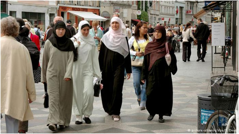 «Σας ενημερώνουμε για να μην έρθετε στη Δανία»