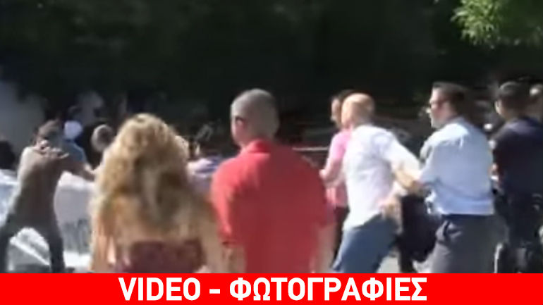 Μικροένταση με αναρχικούς έξω από το Μαξίμου