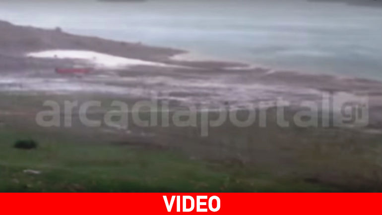 «Ιπτάμενη» βάρκα στη λίμνη του Λάδωνα