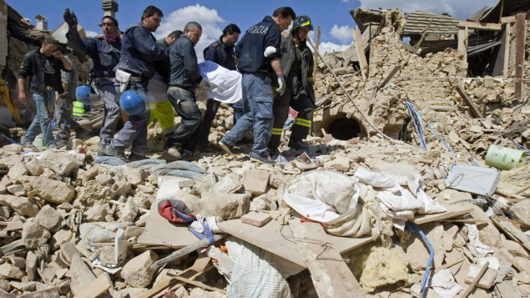 Γιατρεύει τις πληγές της η Λ’ Άκουιλα που ισοπέδωσε ο Εγκέλαδος