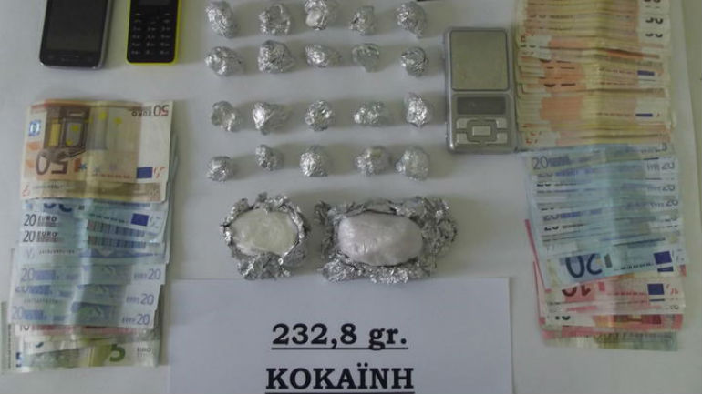 Ρόδος: Τρεις μέσα, ένας έξω για διακίνηση κοκαΐνης