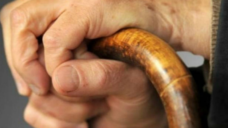 Ηλεία: Ανήλικοι άρπαξαν… «ζεστή» σύνταξη