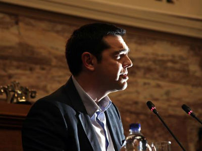 Bloomberg: «Στροφή Τσίπρα στον ρεαλισμό “βλέπει” η Μέρκελ»