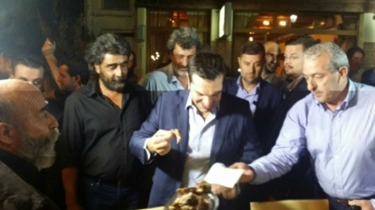 Μια μαντινάδα… με νόημα στον Αλέξη