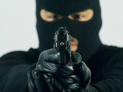 Λάρισα: Ένοπλη ληστεία σε κατάστημα κούριερ