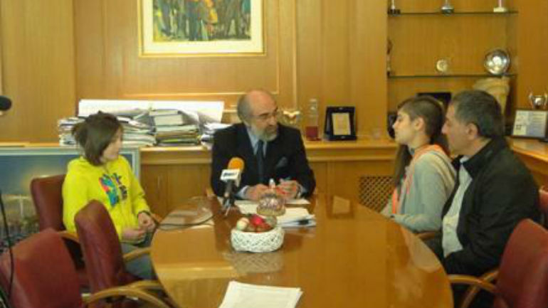 Αλεξανδρούπολη: Δύο μικρές ποιήτριες βράβευσε ο Δήμαρχος