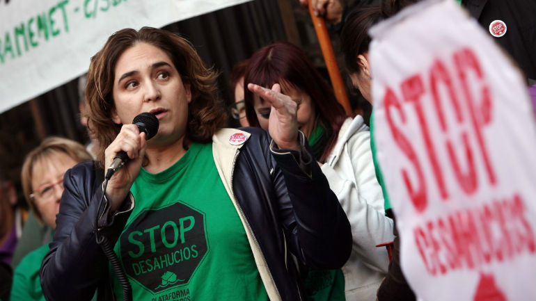 Ισπανία: Ορκίζεται η ακτιβίστρια δήμαρχος της Βαρκελόνης