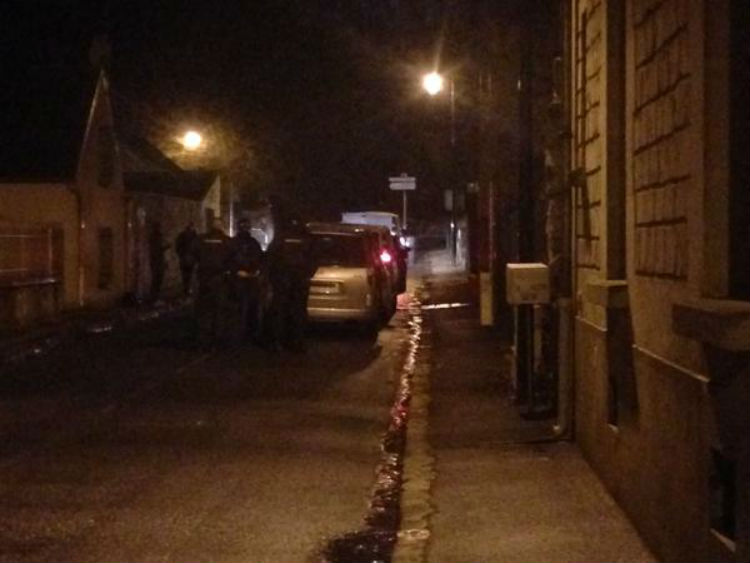 Ισχυρή αστυνομική παρουσία στο Λονγκπόντ - Αποκλεισμένος ο δρόμος που οδηγεί στο δάσος