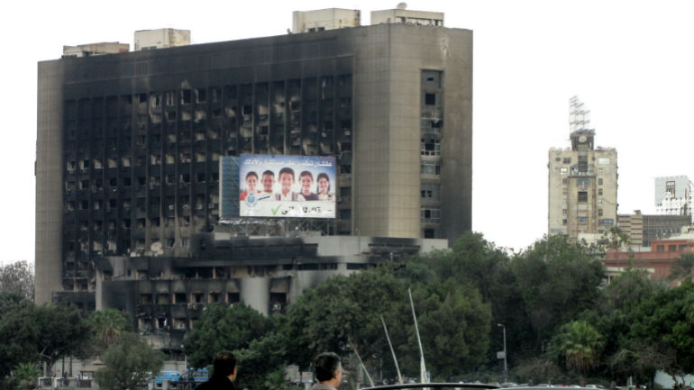 Αίγυπτος: Κατεδαφίζεται το κτήριο που στέγαζε το κόμμα του Μουμπάρακ