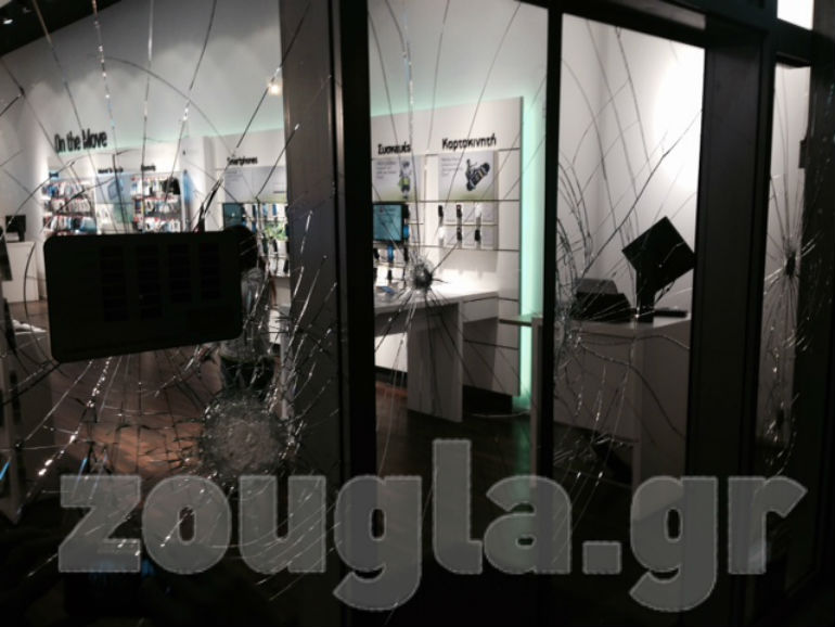 Ζημιές σε προσόψεις καταστημάτων