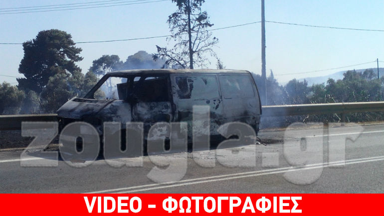«Λαμπάδιασε» φορτηγάκι στο Κορωπί – Η φωτιά επεκτάθηκε σε ξερά χόρτα