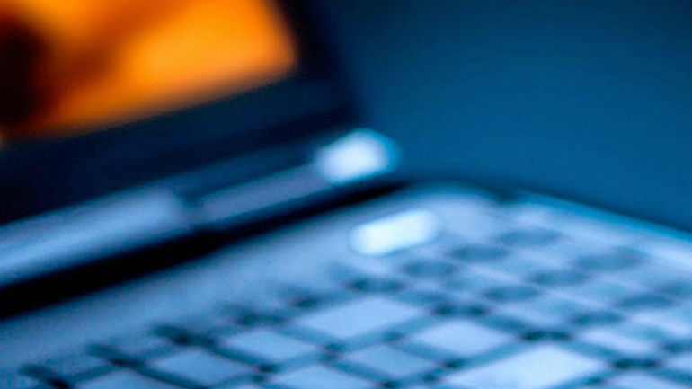 Αιτωλοακαρνανία: Είχε καταγράψει προσωπικές τους στιγμές και την απειλούσε