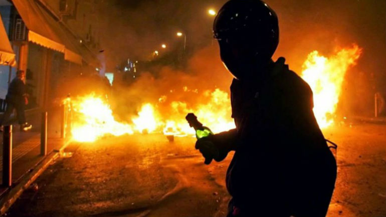 Θεσσαλονίκη: Επίθεση με μολότοφ σε σύνδεσμο του ΠΑΟΚ