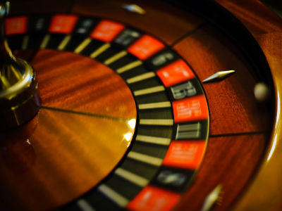 Μανωλάδα: Η ηλεκτρονική ρουλέτα έφερε… χειροπέδες